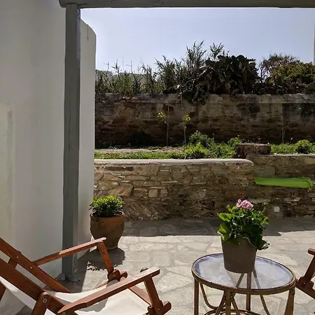 Cozy Central With Private Garden Nyaraló